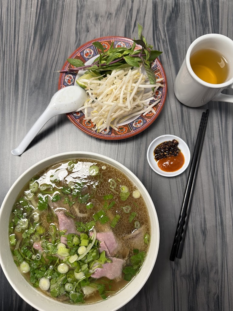 Pho Huyen & Banh Mi
