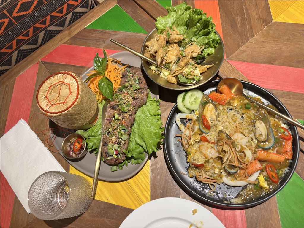 Pii Nong Thai Yonge - Eatery & Experience