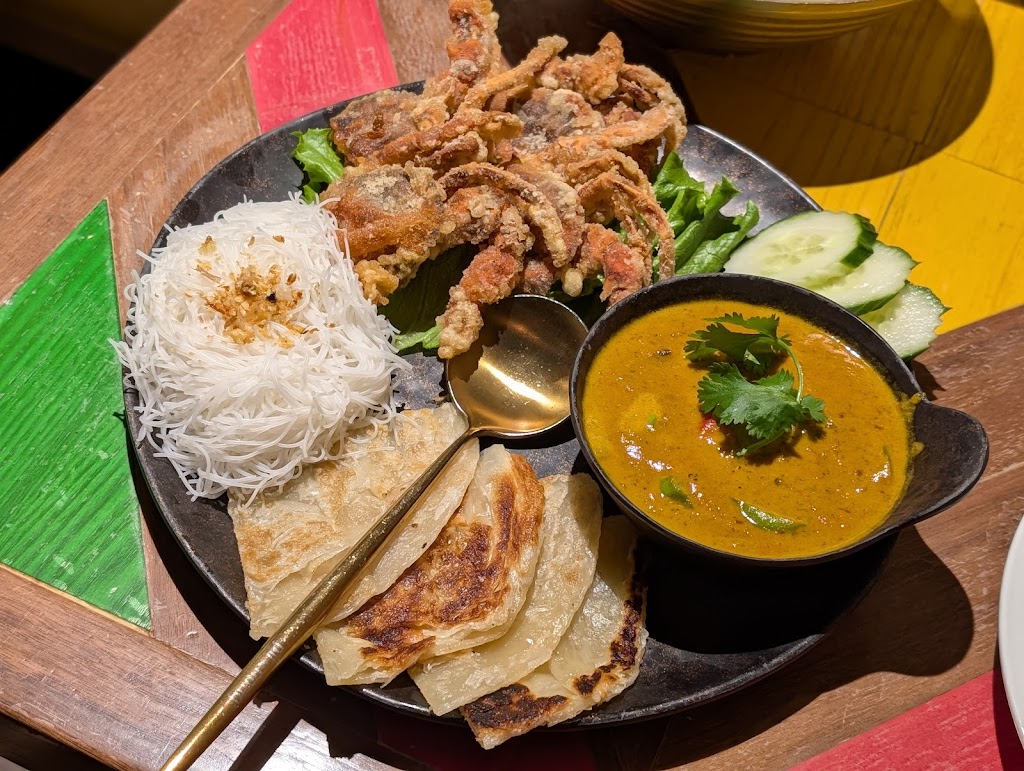 Pii Nong Thai Yonge - Eatery & Experience