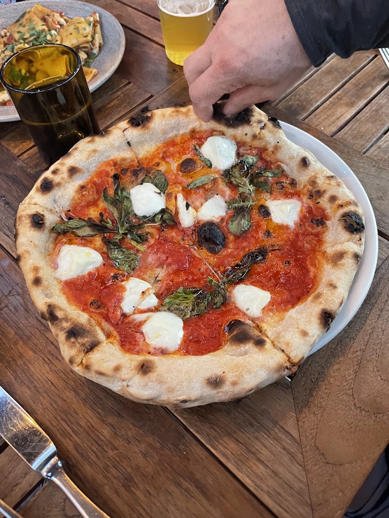 Pizzeria Delfina - Mission