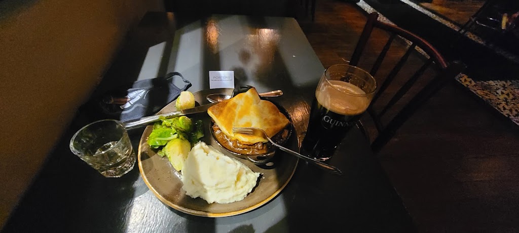 Porter Belly's Pub