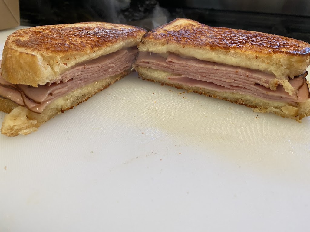 Q's Sandwich Shop