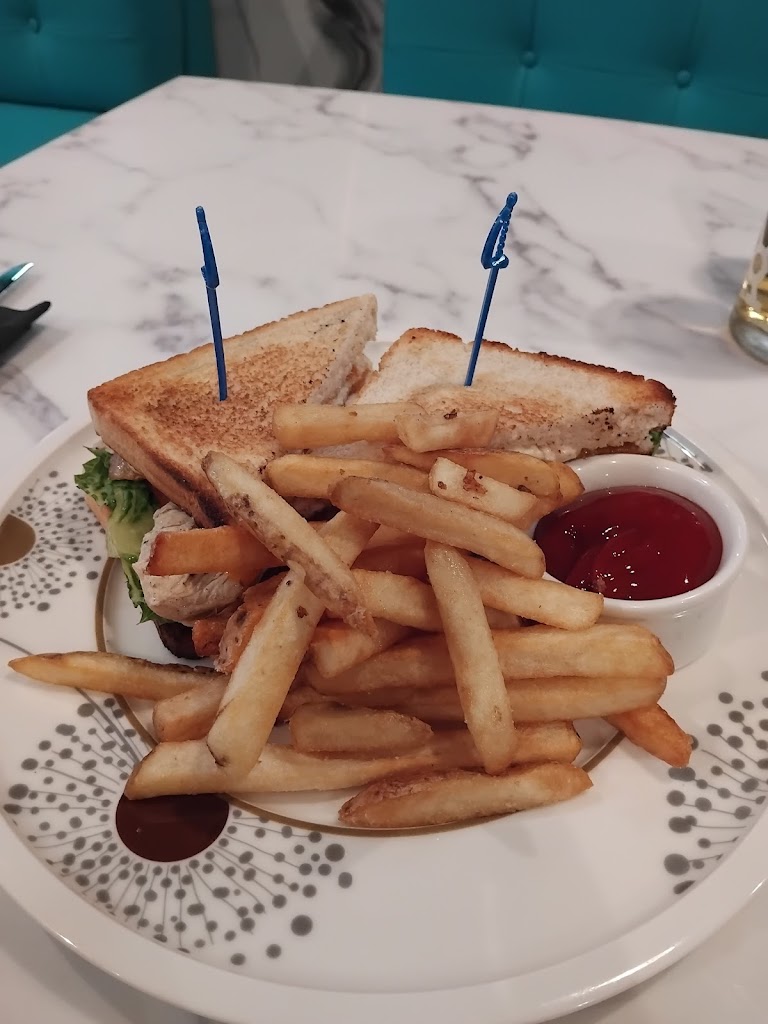 R Kitchen Restaurant - Scarborough