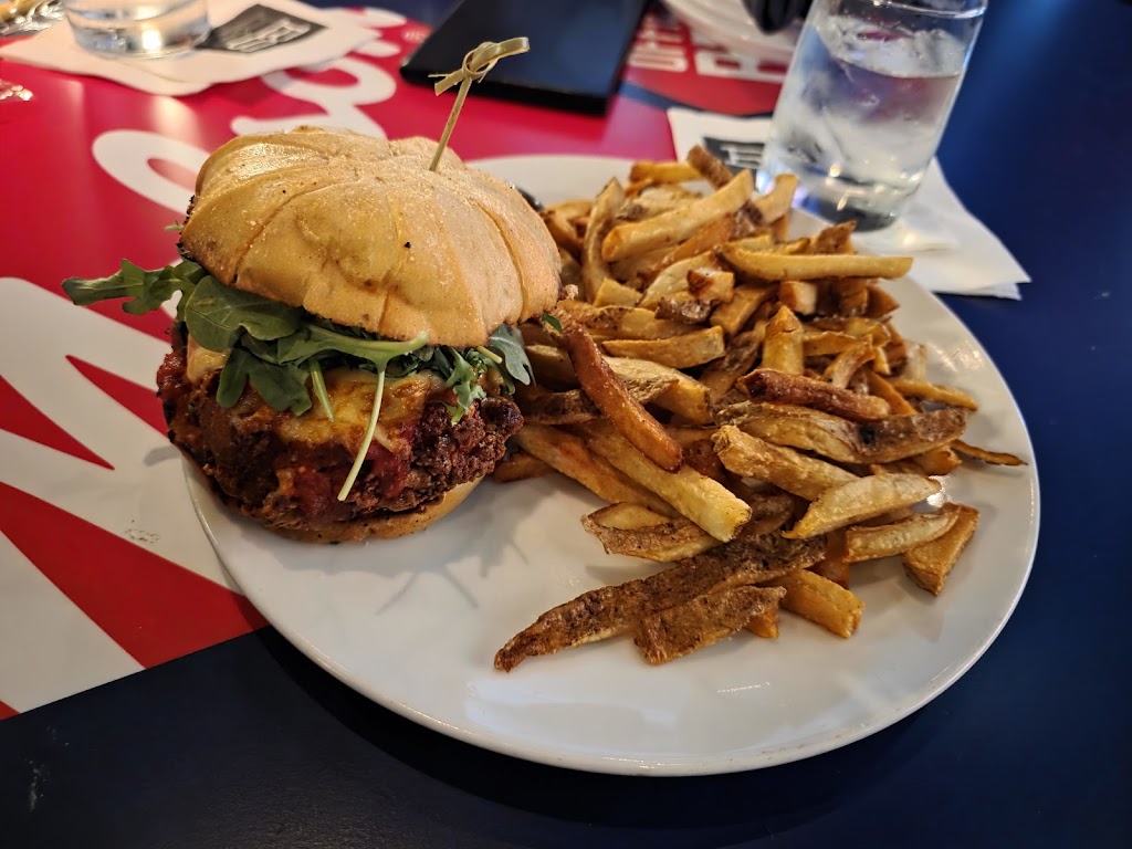 Real Sports Bar & Grill