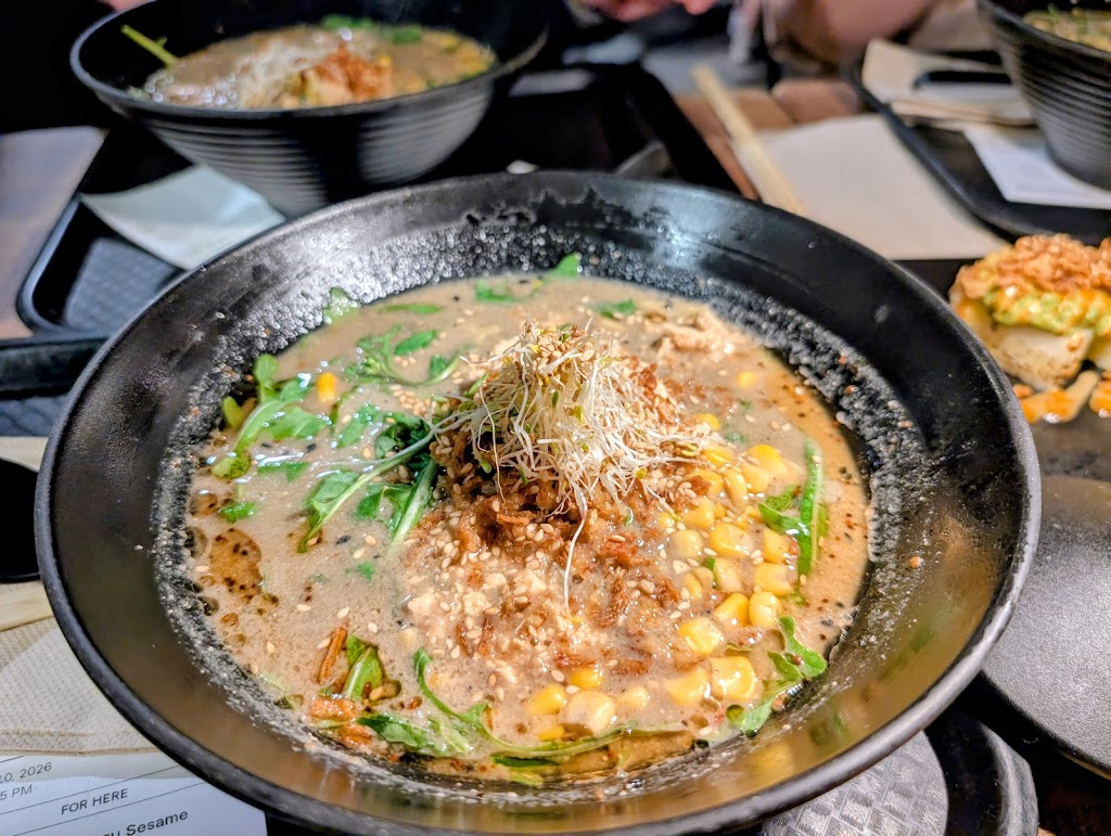 REDWHITE BONELESS RAMEN