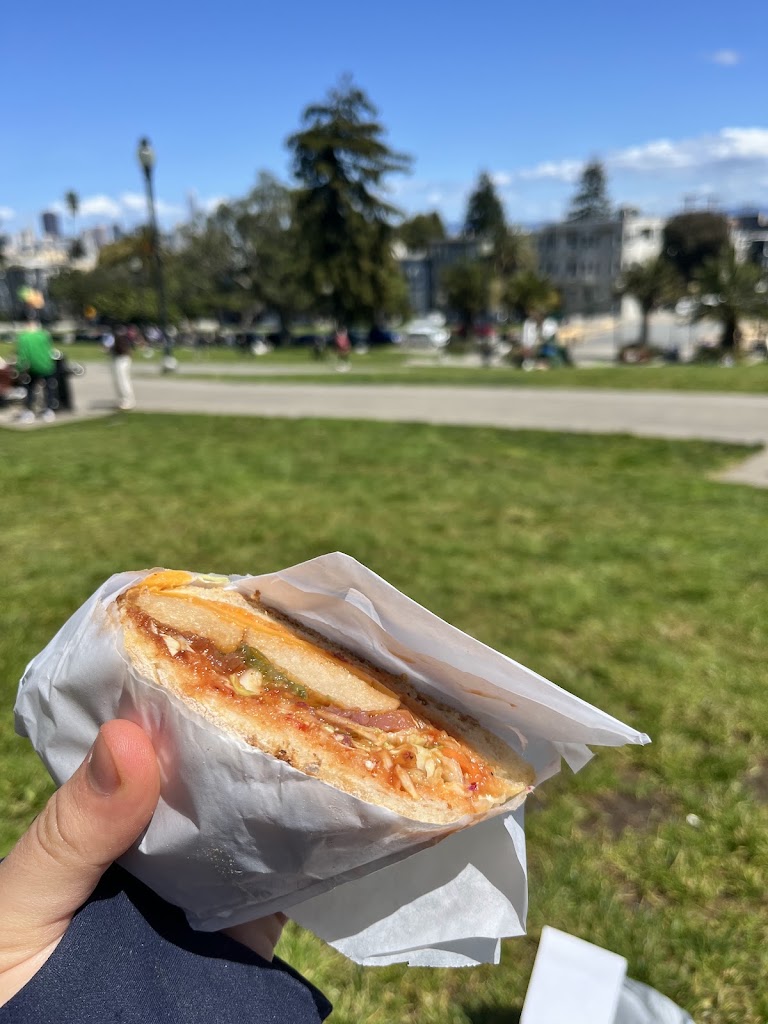Rhea's Deli & Market
