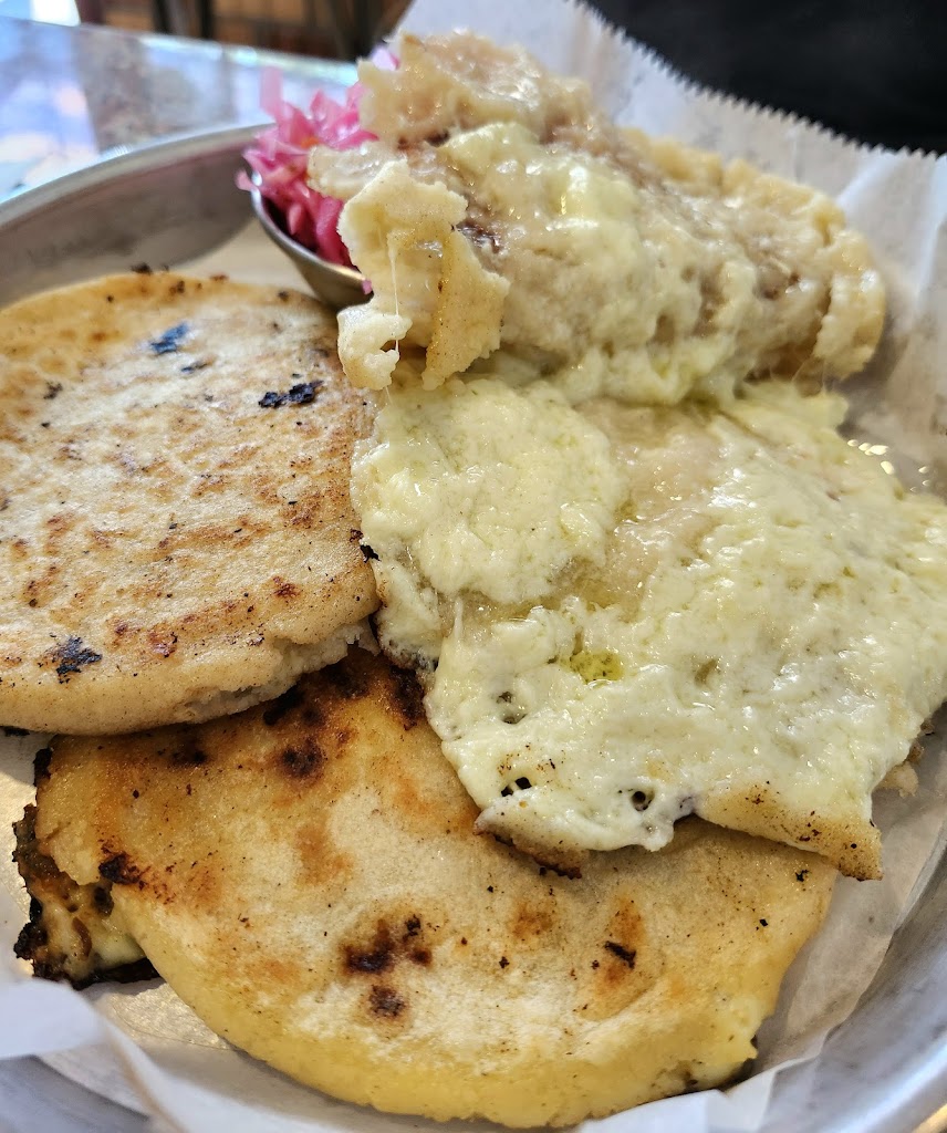 Ricas Pupusas & Mas