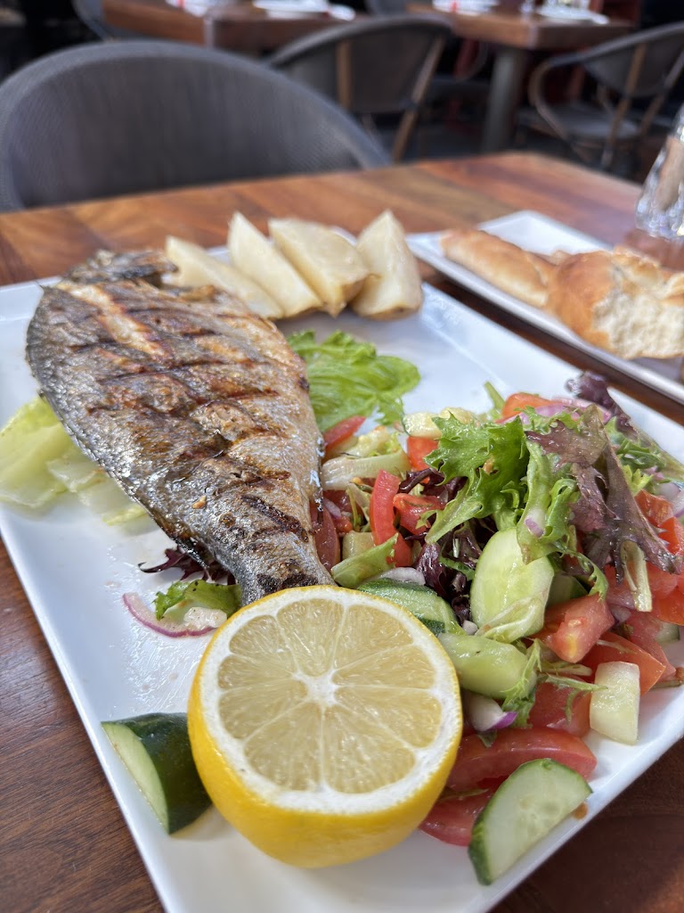 Rocca Cafe & Lounge