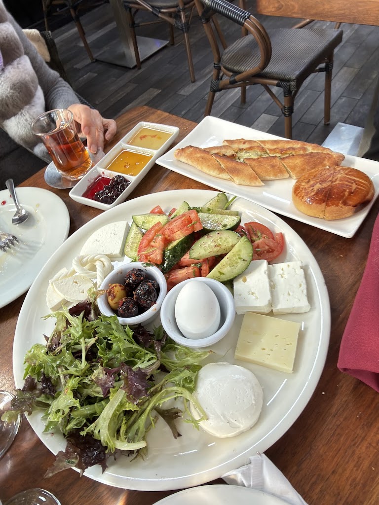 Rocca Cafe & Lounge