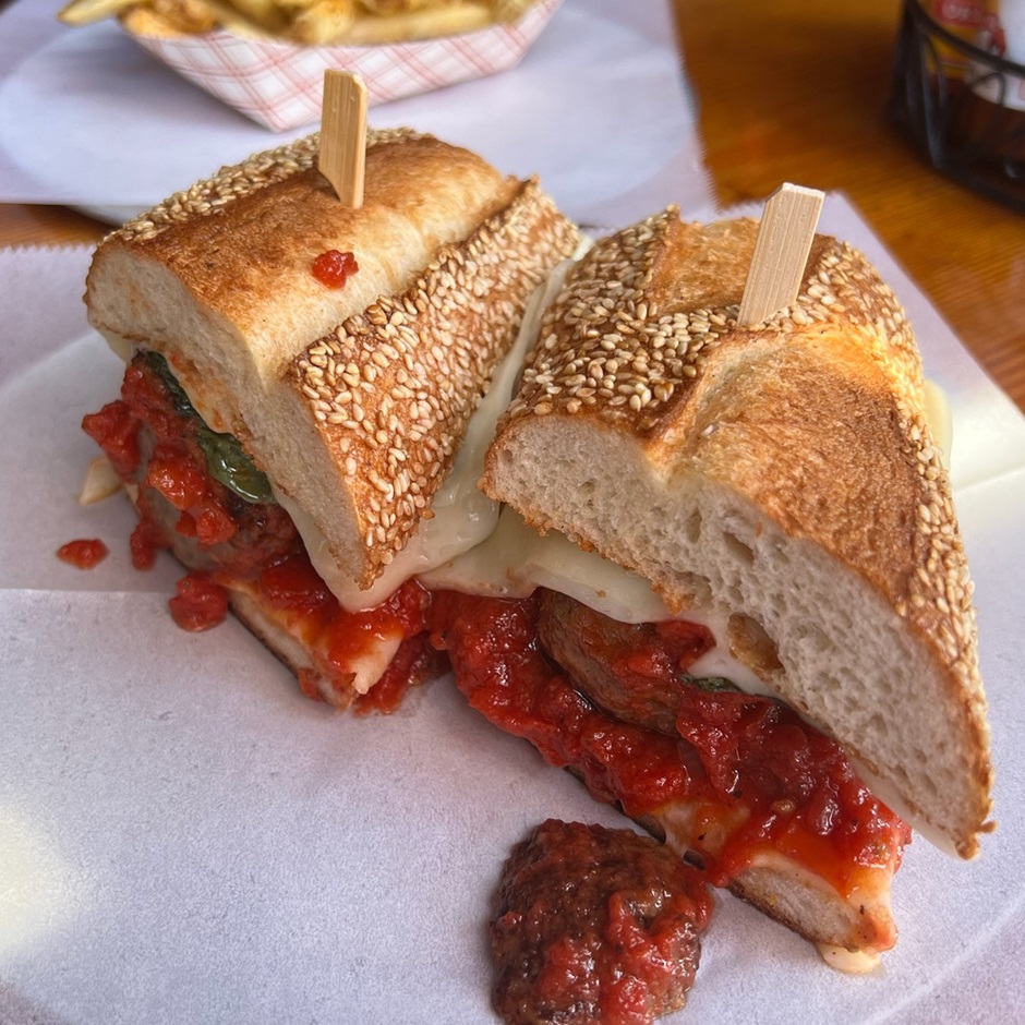 Rudi’s Sports Bar & Restaurant