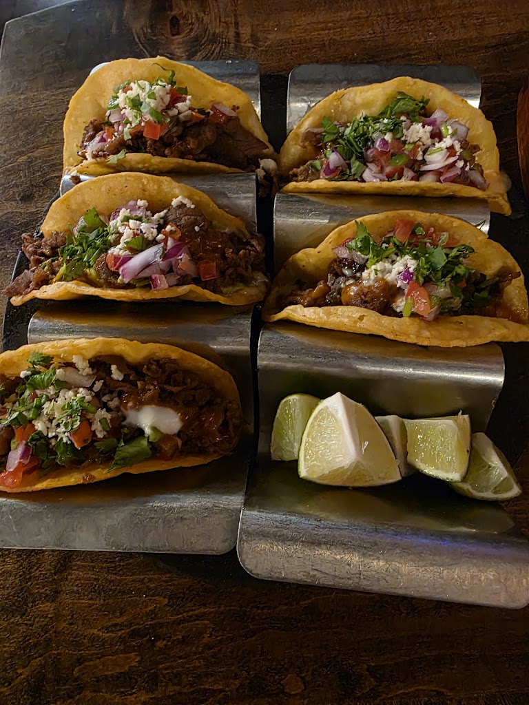 SAKU (sushi & taco)
