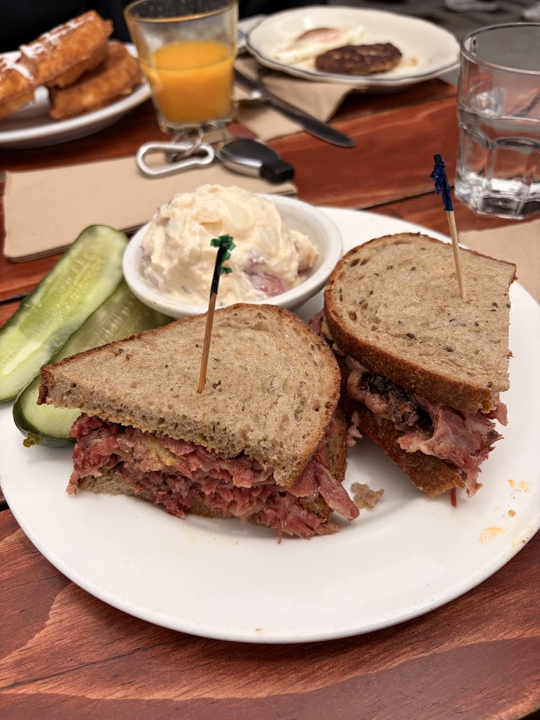 Saul's Restaurant & Delicatessen
