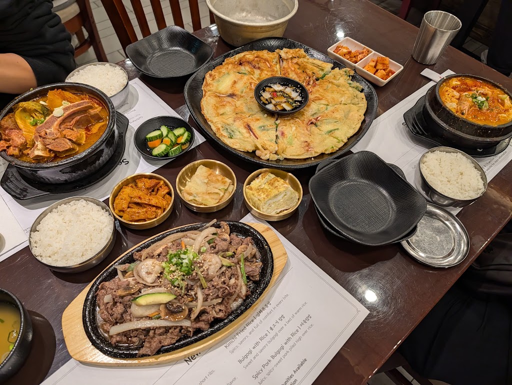 Seoul Gamjatang - Korean Restaurant Toronto | Pork Bone Soup
