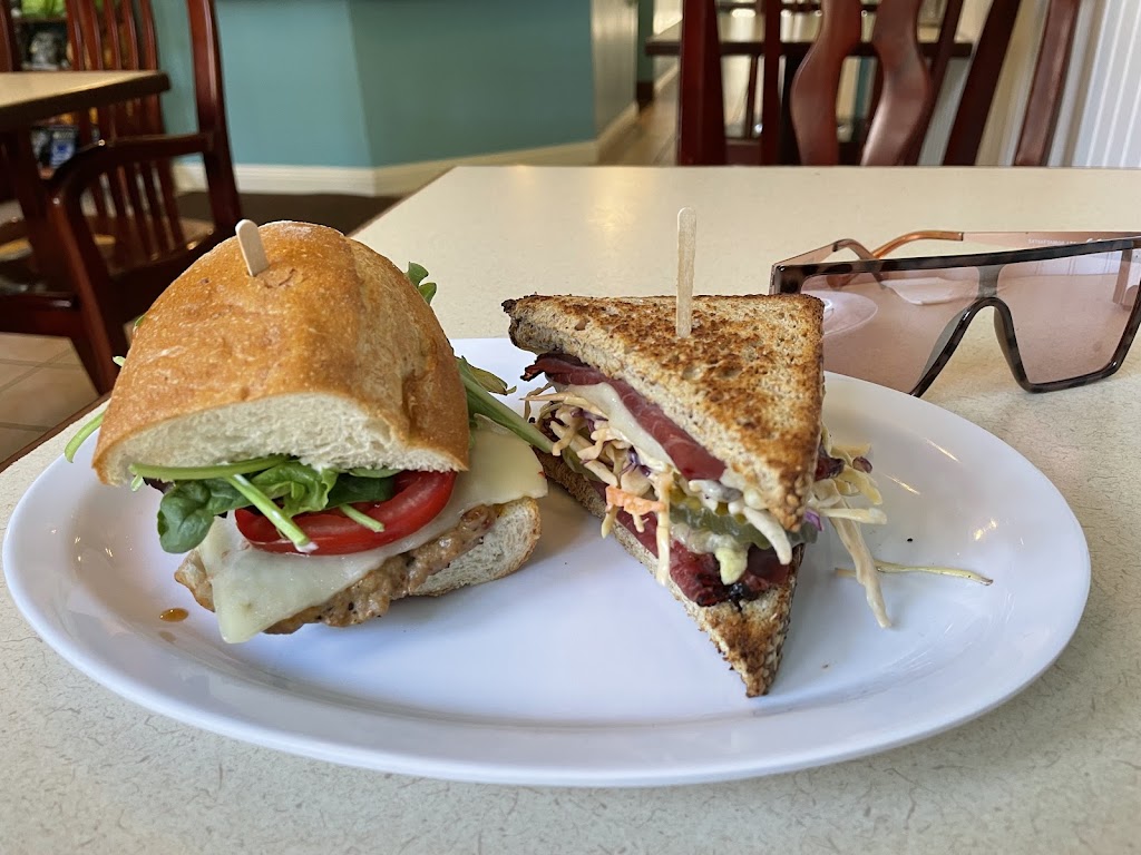 Shapeshifters Café