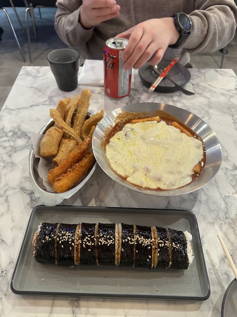 Sinjeon Topokki & Bar (Pocha) - Bloor 신전떡볶이