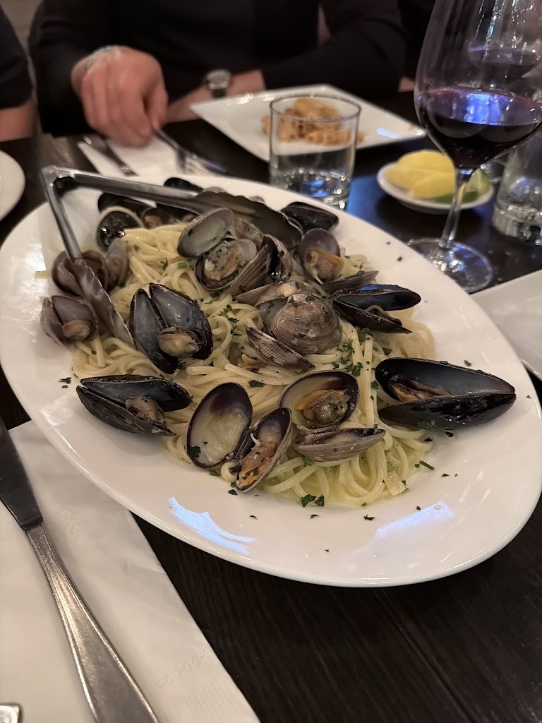 SIP Wine Bar Restaurant & Authentic Neapolitan Pizza