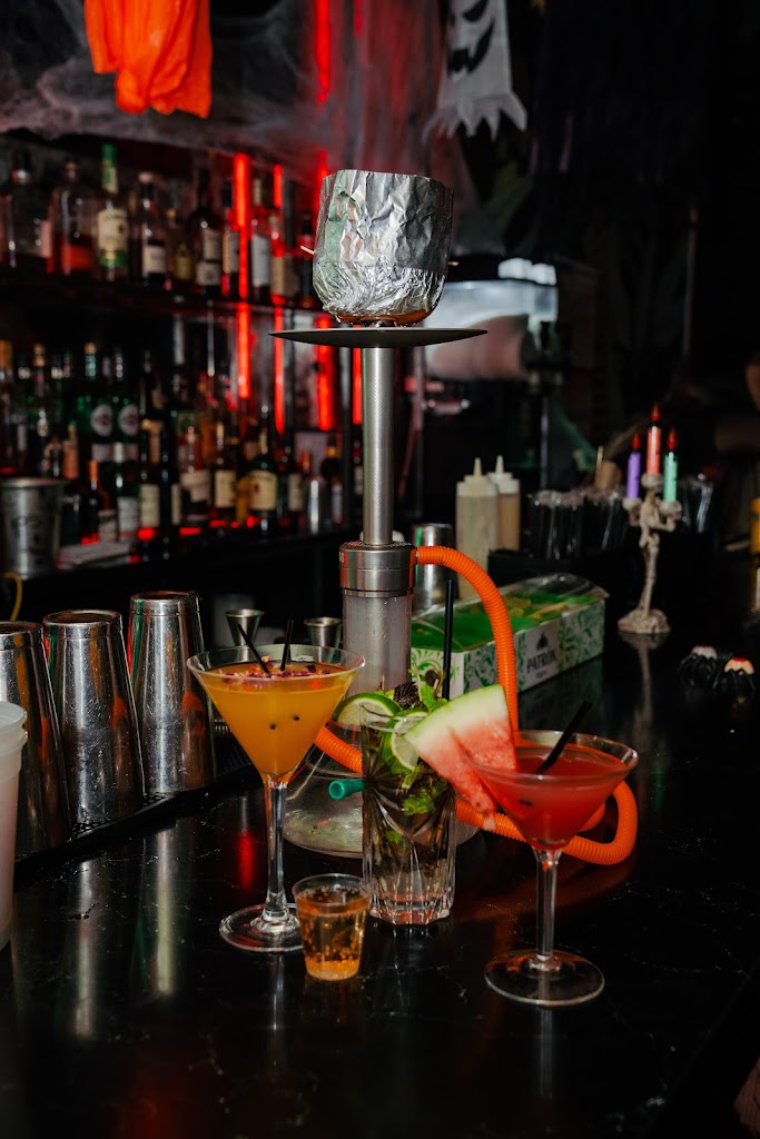 Smoke & Mirrors: Bar & Lounge in Astoria