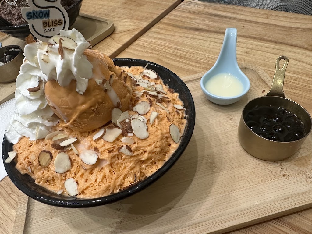 Snow Bliss Cafe