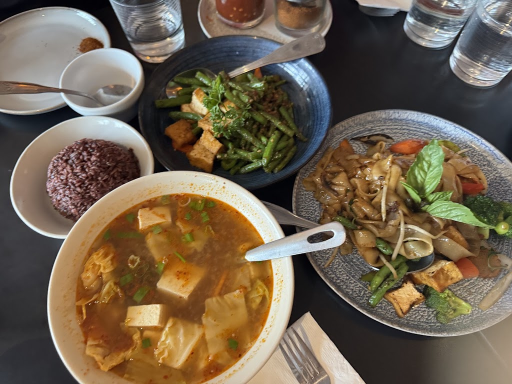 Sriracha Thai Cuisine