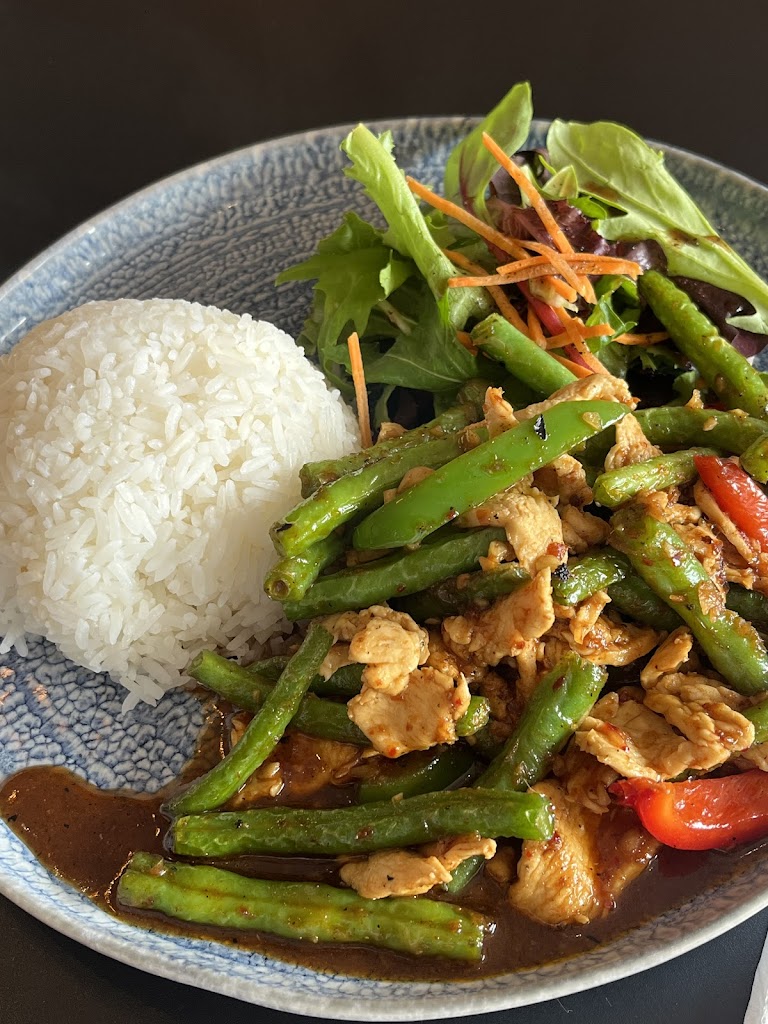 Sriracha Thai Cuisine