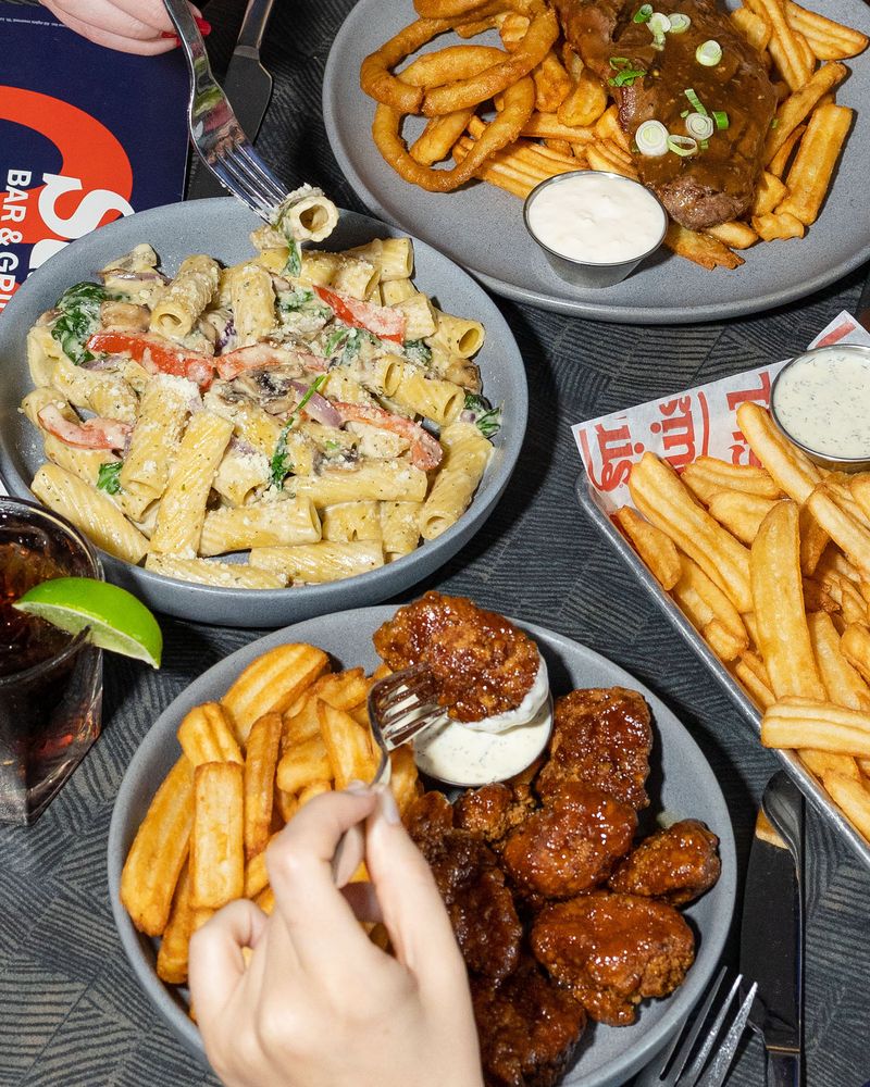 St. Louis Bar & Grill