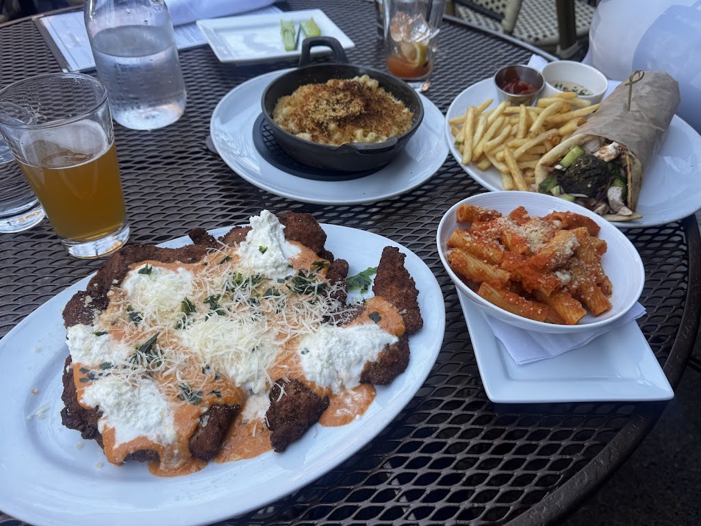 Stephanie's On Newbury