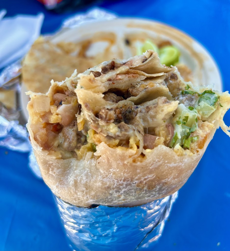 TACOS Y BIRRIA EL CHORE INC.