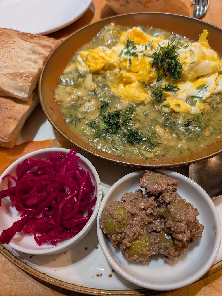 Takht-e Tavoos Restaurant