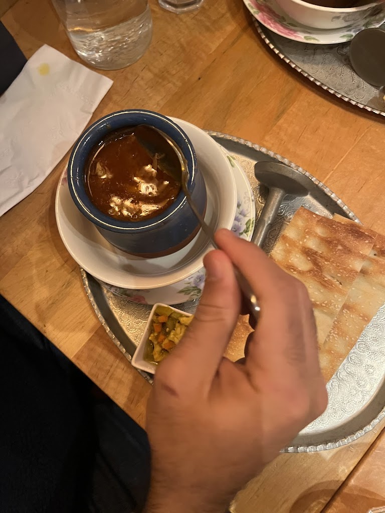Takht-e Tavoos Restaurant