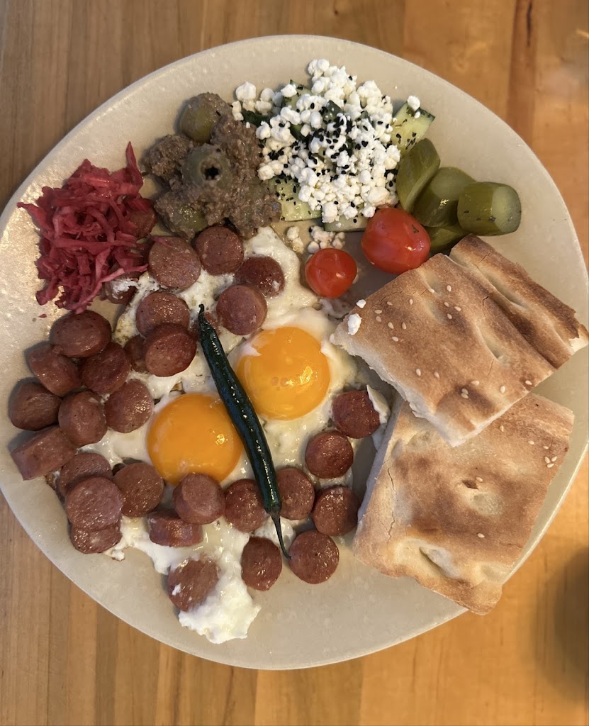 Takht-e Tavoos Restaurant