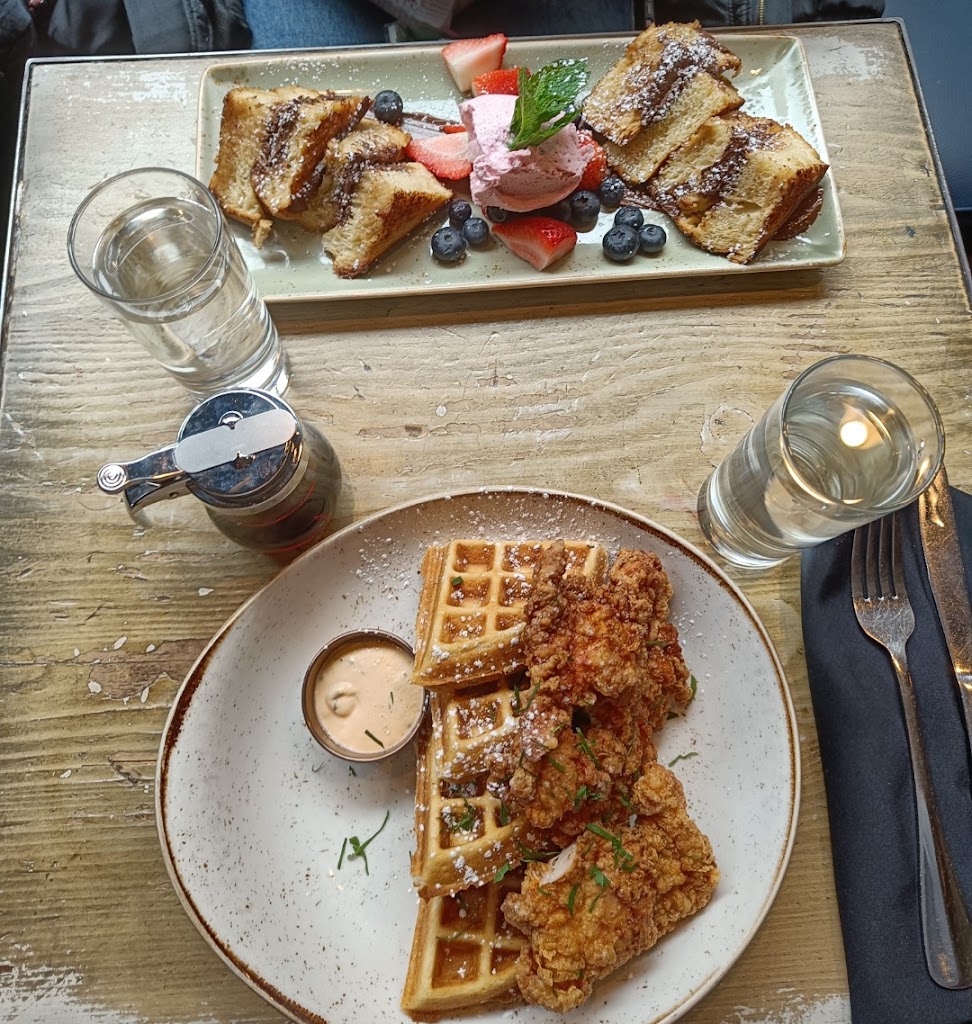 The Blue Dog Cookhouse & Bar