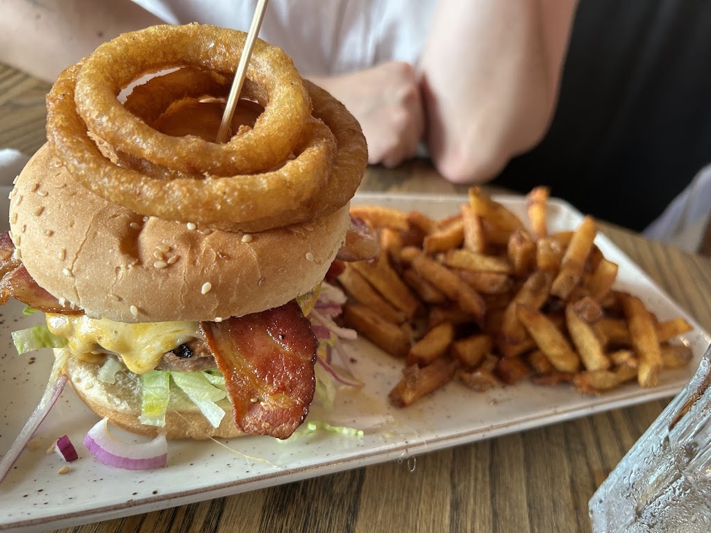 The Cherie Bistro