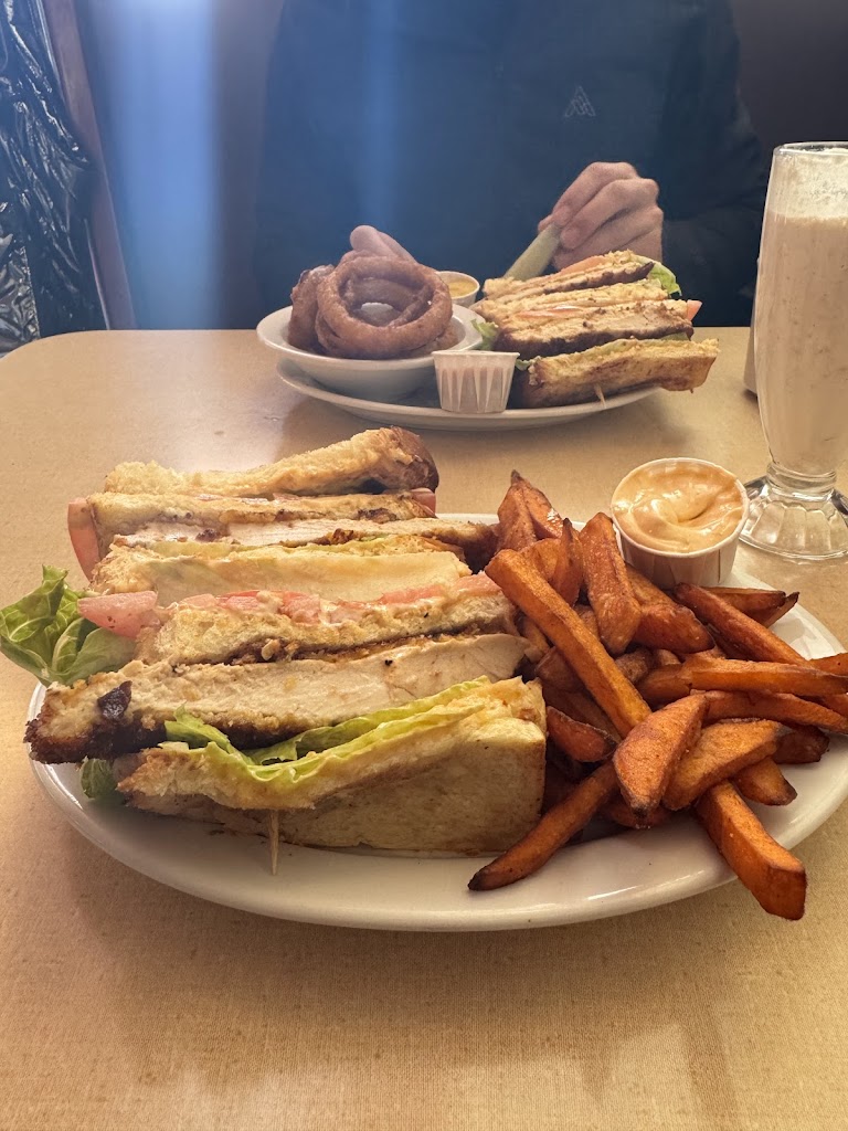 The Lakeview Diner