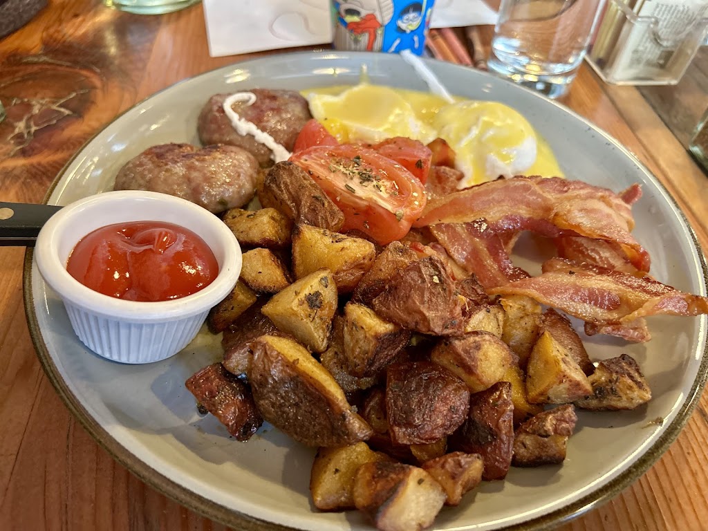 The Lowery Bar & Kitchen