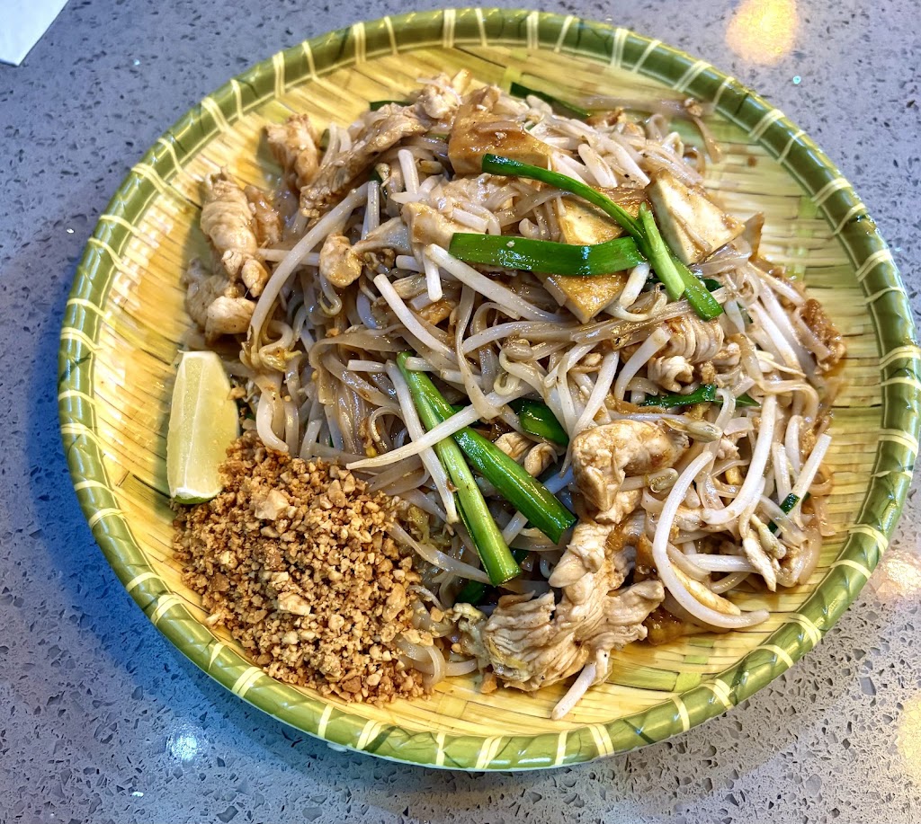 Wai Thai Kitchen: Thai Food Restaurant in North York