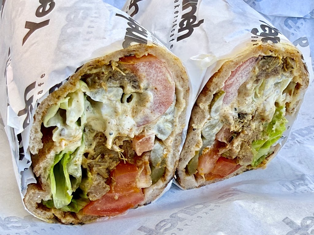 Yeganeh Bakery and Kafe Unik