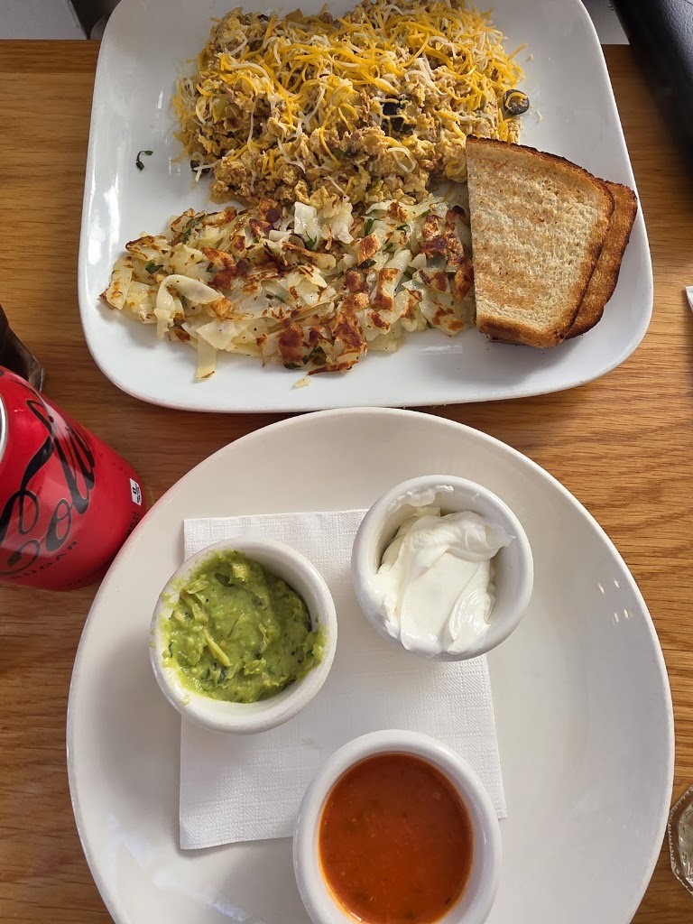 Zevi Cafe & Bistro