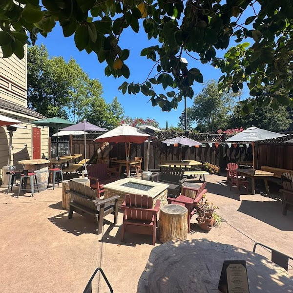 1400 Bar & Grill