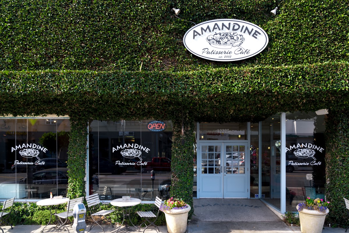 Amandine Patisserie Cafe