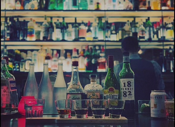 Bar 821