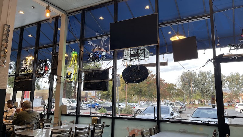 Big T's Seafood Bar