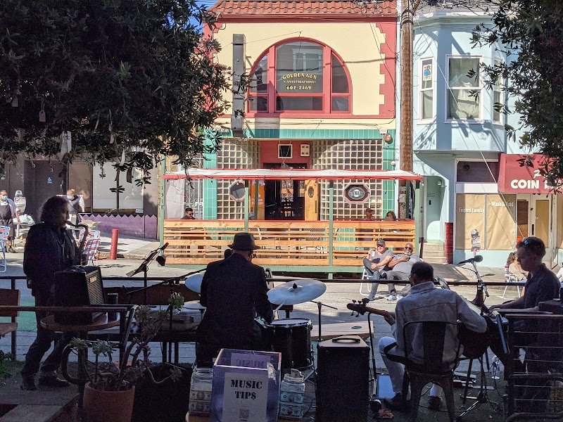Blooms Saloon