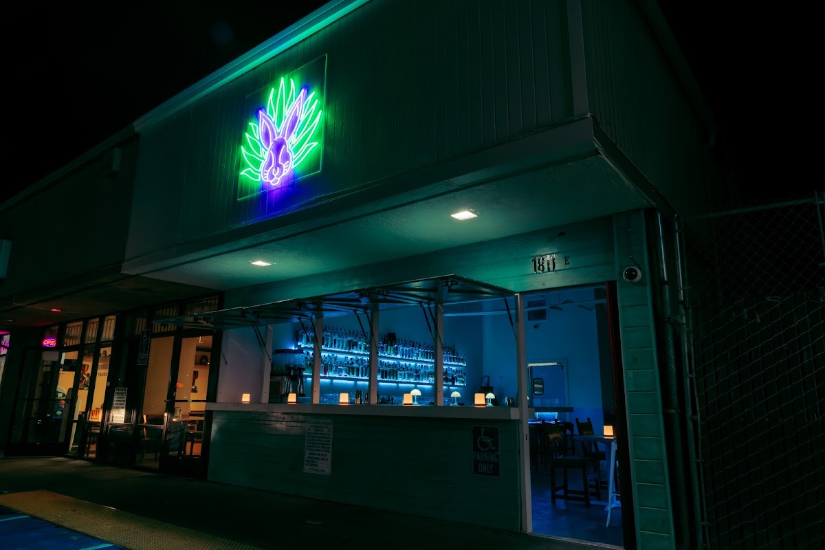 BLUE RABBIT BAR