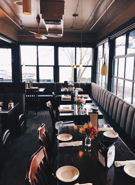 BluWater Bistro