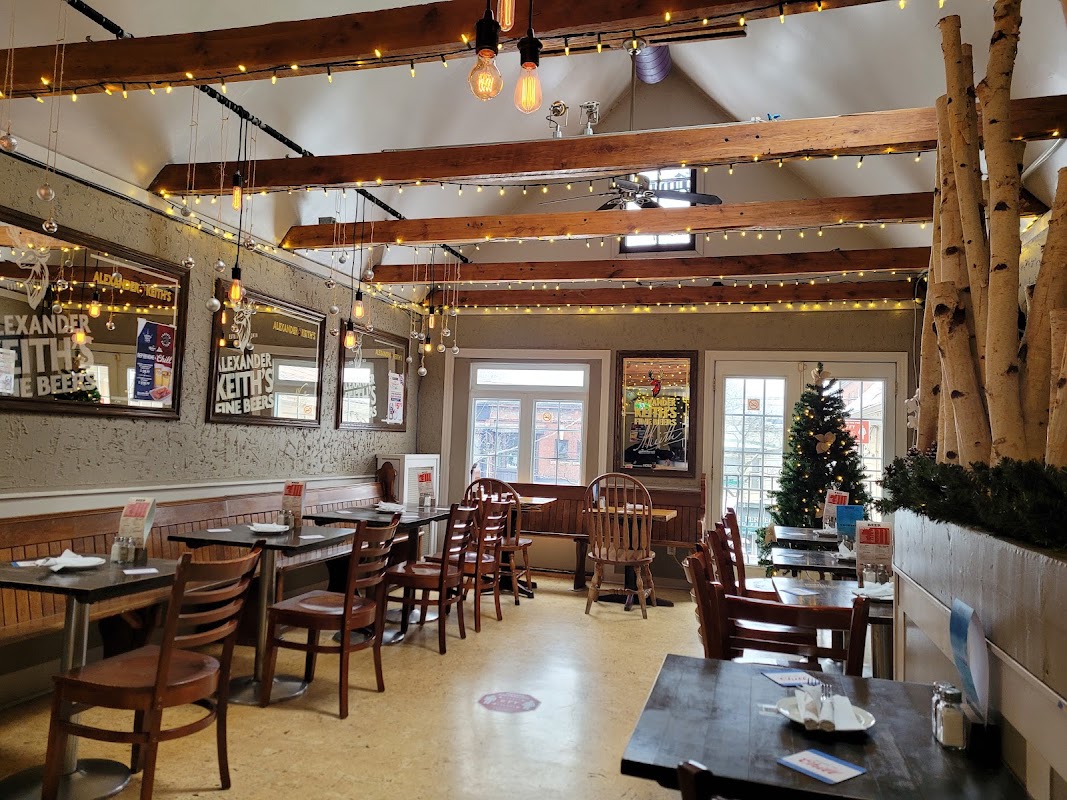 Breakwall BBQ & Smokehouse