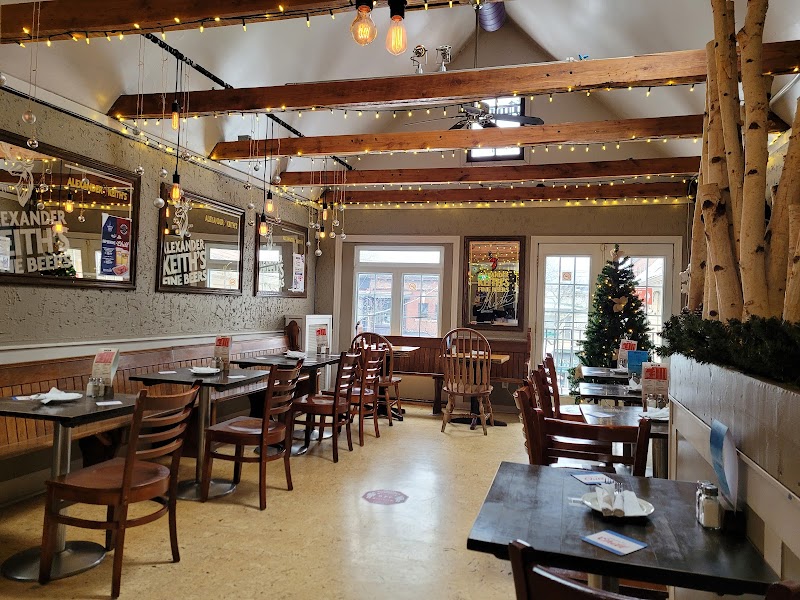 Breakwall BBQ & Smokehouse