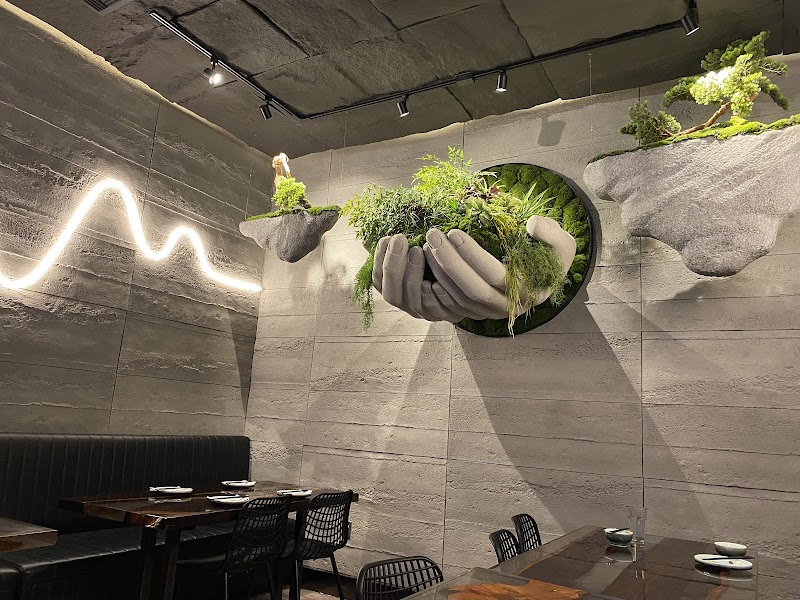 Cloud Asian Fusion & Bar