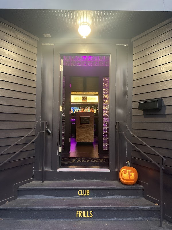 Club Frills