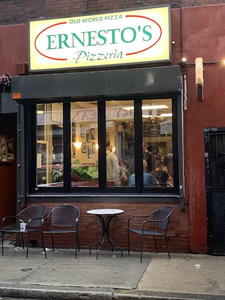 Ernesto's Pizza