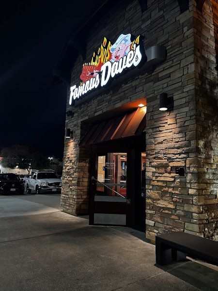 Famous Dave's Bar-B-Que